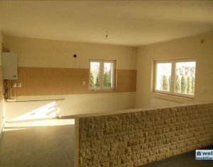 Maison 4 chambres à vendre dans Floresti