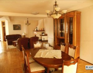 Maison 4 chambres à vendre dans Floresti