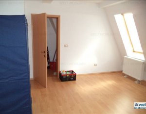 Lakás 3 szobák eladó on Floresti