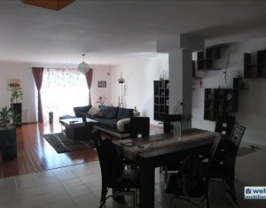 , 120m2 dans Cluj-napoca, zone Plopilor