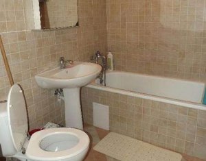 Lakás 3 szobák eladó on Floresti