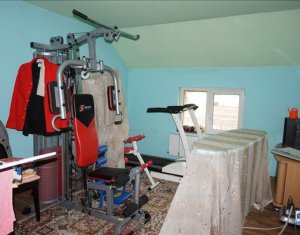 Maison 4 chambres à vendre dans Floresti