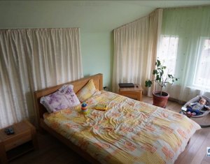 Maison 4 chambres à vendre dans Floresti