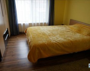 Maison 4 chambres à vendre dans Floresti