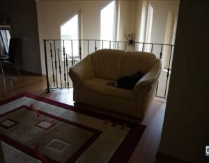 Maison 4 chambres à vendre dans Floresti