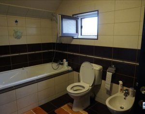 Maison 4 chambres à vendre dans Floresti