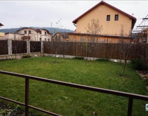 Maison 4 chambres à vendre dans Floresti