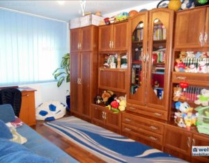 Appartement 4 chambres à vendre dans Cluj-napoca, zone Manastur