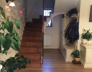 Ház 5 szobák eladó on Floresti