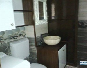 Lakás 3 szobák eladó on Floresti