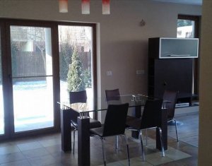 Maison 5 chambres à vendre dans Floresti