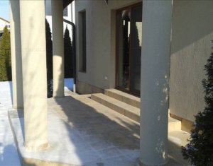 Maison 5 chambres à vendre dans Floresti