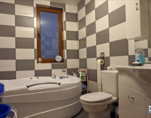 Maison 5 chambres à louer dans Floresti