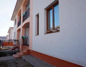 Maison 5 chambres à louer dans Floresti