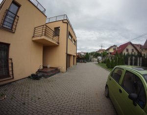 Maison 6 chambres à vendre dans Cluj-napoca, zone Iris