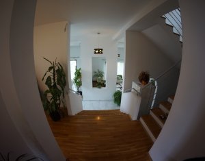Maison 6 chambres à vendre dans Cluj-napoca, zone Iris