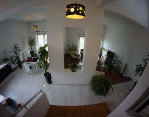 Maison 6 chambres à vendre dans Cluj-napoca, zone Iris