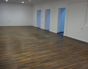 Spatiu comercial 150mp la strada, zona centrala cu trafic intens, 2 intrari