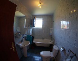 Maison 4 chambres à vendre dans Chinteni