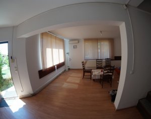 Maison 4 chambres à vendre dans Chinteni