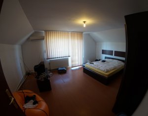 Maison 4 chambres à vendre dans Chinteni