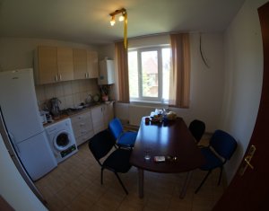 Maison 4 chambres à vendre dans Chinteni