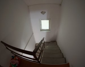 Maison 4 chambres à vendre dans Chinteni