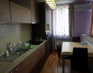 Lakás 3 szobák eladó on Floresti