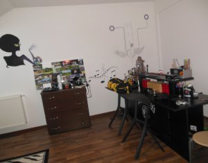 Lakás 4 szobák eladó on Floresti