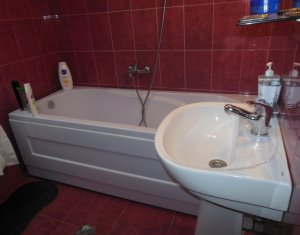 Lakás 4 szobák eladó on Floresti