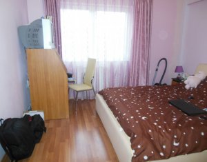 Lakás 3 szobák eladó on Floresti