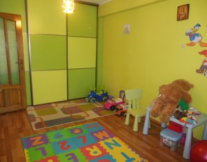 Lakás 3 szobák eladó on Floresti