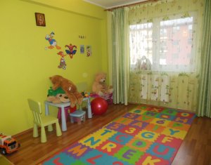 Lakás 3 szobák eladó on Floresti