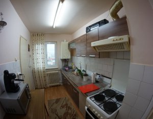 Lakás 4 szobák eladó on Cluj-napoca, Zóna Manastur