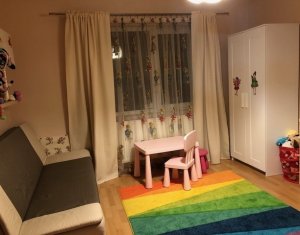 Lakás 3 szobák eladó on Floresti