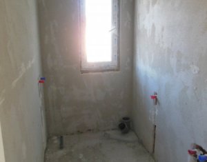 Lakás 4 szobák eladó on Floresti