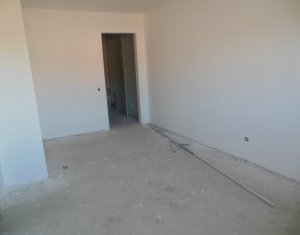 Lakás 4 szobák eladó on Floresti