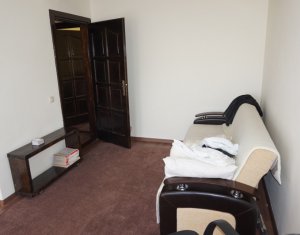 Ház 4 szobák kiadó on Floresti