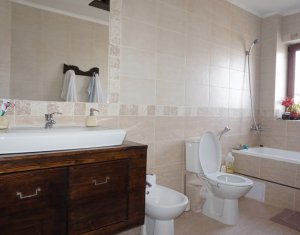 Ház 4 szobák kiadó on Floresti