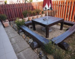 Ház 4 szobák kiadó on Floresti