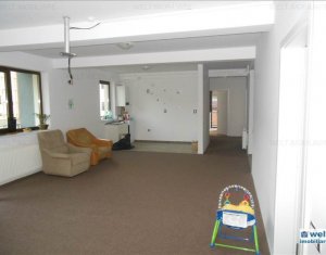 Lakás 4 szobák eladó on Floresti