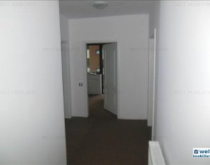 Lakás 4 szobák eladó on Floresti