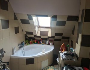 Lakás 3 szobák eladó on Floresti