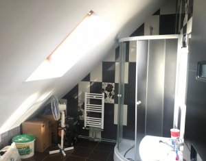 Lakás 3 szobák eladó on Floresti