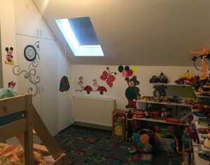 Lakás 3 szobák eladó on Floresti