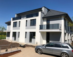 Lakás 4 szobák eladó on Floresti