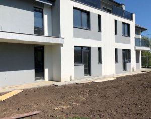 Lakás 4 szobák eladó on Floresti