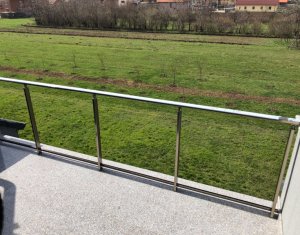 Lakás 4 szobák eladó on Floresti