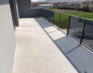 Lakás 4 szobák eladó on Floresti