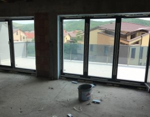 Lakás 4 szobák eladó on Floresti